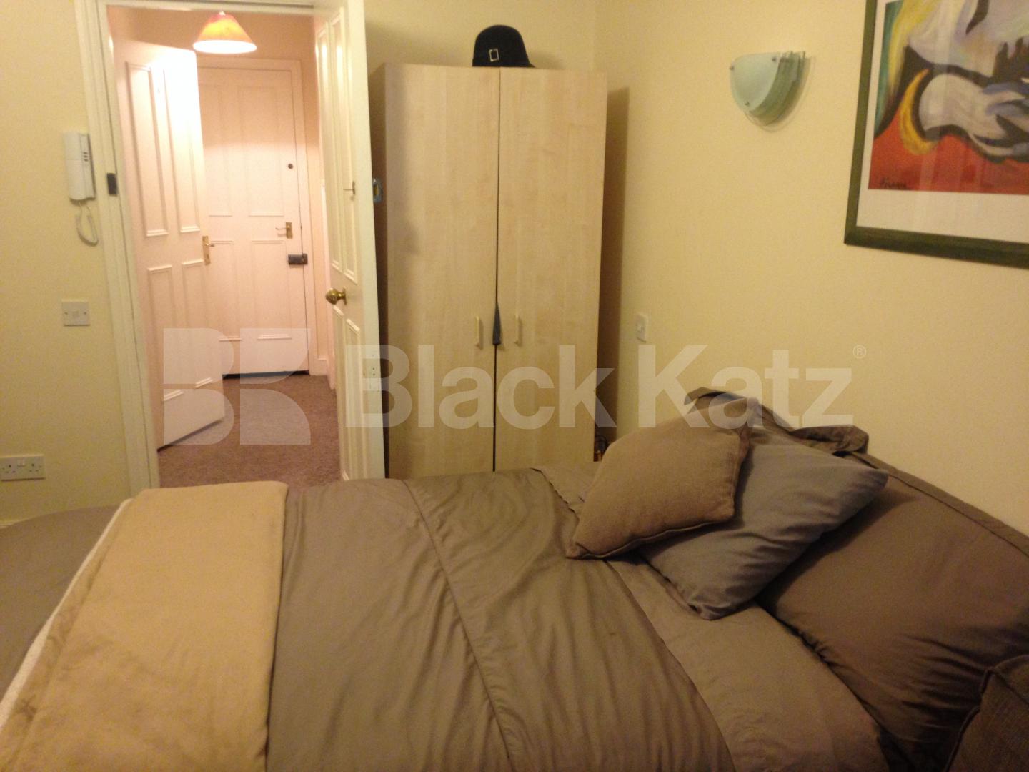 			LET, Studio Apartment, 1 bath, 1 reception Studio			 Trebovir Road, Earls Court